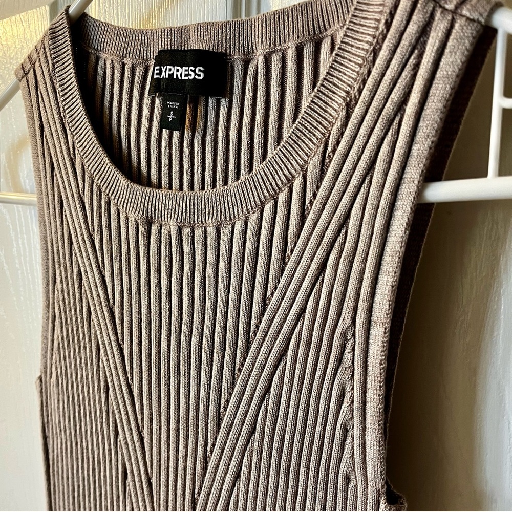 Express Ribbed Fitted Sleeveless Dress; Color: Beige Size: S